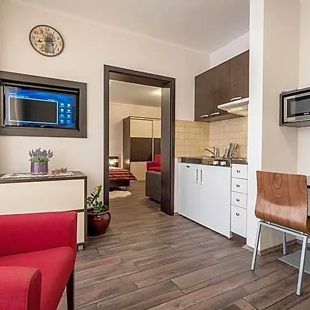 Mirka - Luka Hotel